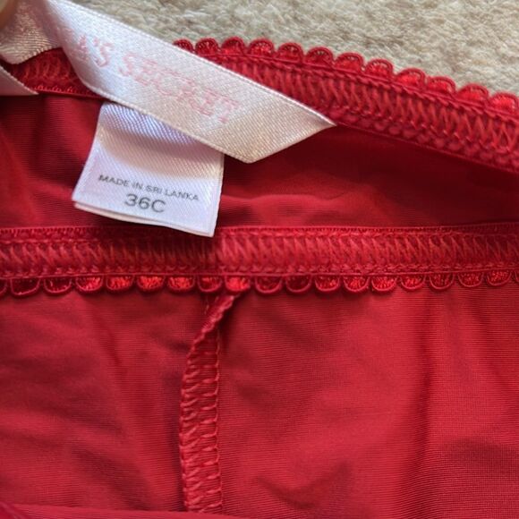 Victoria's Secret Scarlet Lace Slip 36C - Picture 5 of 9
